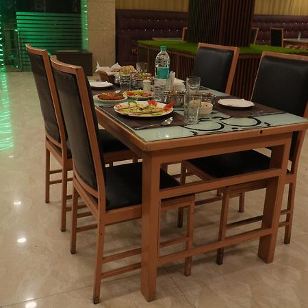 לקנאו Saubhagya Inn By Kempinski מראה חיצוני תמונה